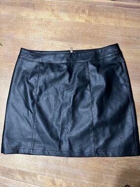 Forever 21 Black Faux Leather Mini Skirt